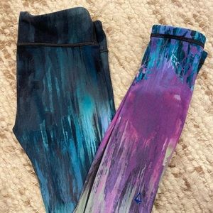 Reversible multicolor Ivivva leggings.